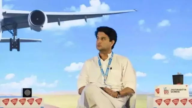 കുത്തനെ ഉയർന്ന വിമാനനിരക്ക് ന്യായീകരിച്ച് കേന്ദ്രം ; ഇടപെടാനാവില്ലെന്ന് വ്യോമയാന മന്ത്രി കുത്തനെ ഉയർന്ന വിമാനനിരക്ക് ന്യായീകരിച്ച് കേന്ദ്രം ; ഇടപെടാനാവില്ലെന്ന് വ്യോമയാന മന്ത്രി