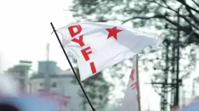 തിരുവനന്തപുരത്ത് ഡിവൈഎഫ്ഐ നേതാവിന് കുത്തേറ്റു തിരുവനന്തപുരത്ത് ഡിവൈഎഫ്ഐ നേതാവിന് കുത്തേറ്റു