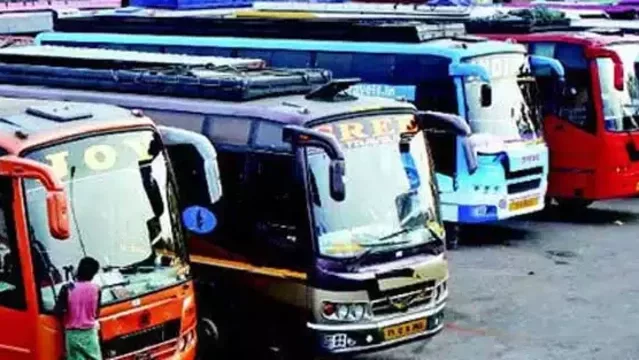 ജീവനക്കാരുടെ ക്രിസ്മസ് ആഘോഷം, പിന്നാലെ തമ്മിലടി ; സ്വകാര്യ ബസിന്റെ ബെംഗളൂരു യാത്ര റദ്ദാക്കി ജീവനക്കാരുടെ ക്രിസ്മസ് ആഘോഷം, പിന്നാലെ തമ്മിലടി ; സ്വകാര്യ ബസിന്റെ ബെംഗളൂരു യാത്ര റദ്ദാക്കി