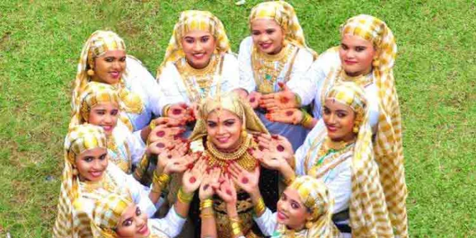 മഴവില്ലഴകോടെ ജില്ലാ സ്കൂൾ കലോത്സവം മഴവില്ലഴകോടെ ജില്ലാ സ്കൂൾ കലോത്സവം