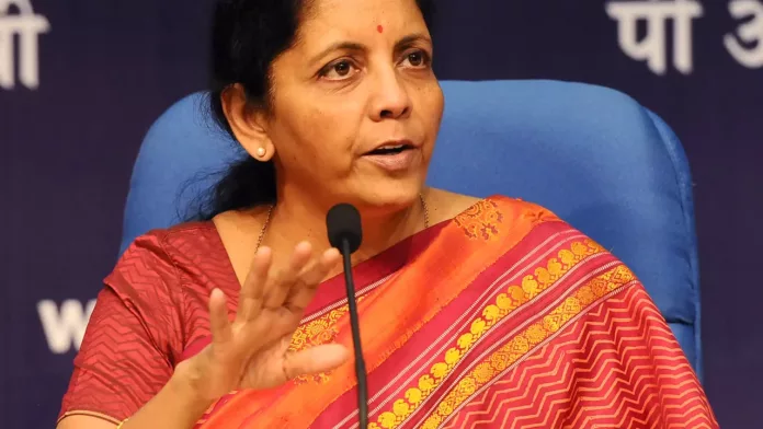 റെയില്വെ ഫിനാന്സ് കോര്പറേഷന്റെ 11% ഓഹരികള് വില്ക്കാനൊരുങ്ങി കേന്ദ്ര സർക്കാർ റെയില്വെ ഫിനാന്സ് കോര്പറേഷന്റെ 11% ഓഹരികള് വില്ക്കാനൊരുങ്ങി കേന്ദ്ര സർക്കാർ