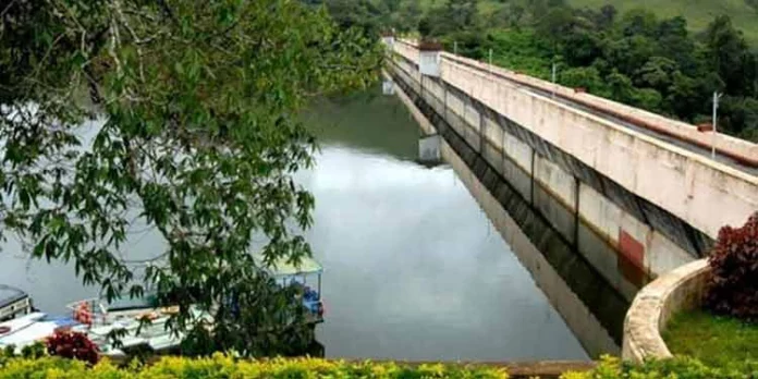 മുല്ലപ്പെരിയാർ അണക്കെട്ടിൽ ജലനിരപ്പ് 140 അടിയിലെത്തി മുല്ലപ്പെരിയാർ അണക്കെട്ടിൽ ജലനിരപ്പ് 140 അടിയിലെത്തി