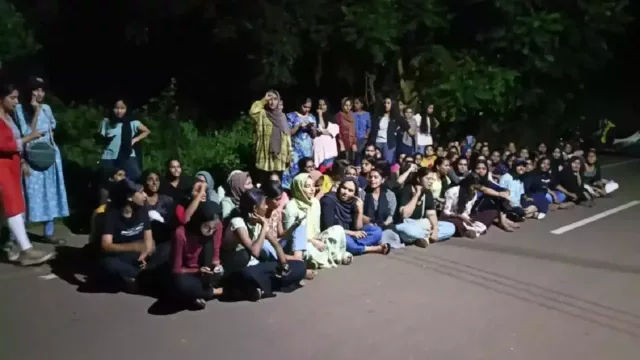 പക്വത 25 വയസ്സിലേ വരൂ, ഹോസ്റ്റല് ടൂറിസ്റ്റ് ഹോമല്ല ; വിചിത്രമായ വാദങ്ങളുമായി ആരോഗ്യ സർവകലാശാല പക്വത 25 വയസ്സിലേ വരൂ, ഹോസ്റ്റല് ടൂറിസ്റ്റ് ഹോമല്ല ; വിചിത്രമായ വാദങ്ങളുമായി ആരോഗ്യ സർവകലാശാല
