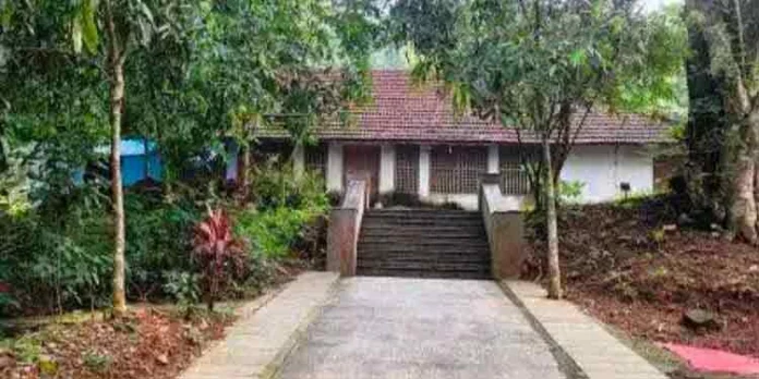 കോന്നിയിലെ പൈതൃക മ്യൂസിയം നശിക്കുന്നു കോന്നിയിലെ പൈതൃക മ്യൂസിയം നശിക്കുന്നു