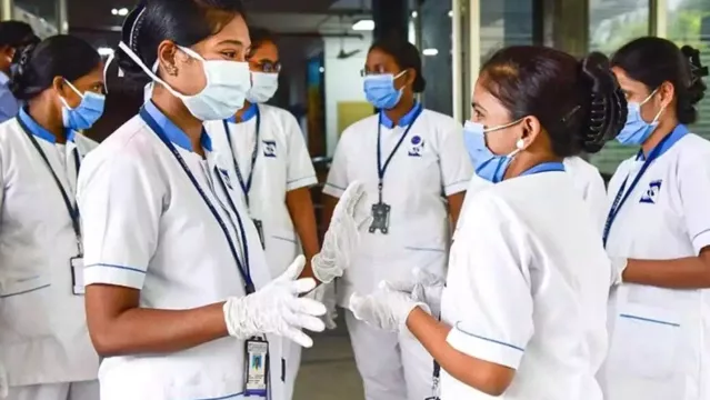 സംസ്ഥാനത്ത് സ്വകാര്യ ആശുപത്രികളിലേ നഴ്സുമാര് നാളെ പണിമുടക്കും സംസ്ഥാനത്ത് സ്വകാര്യ ആശുപത്രികളിലേ നഴ്സുമാര് നാളെ പണിമുടക്കും