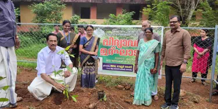മിയവാക്കി മാതൃകയിലുള്ള സ്വാഭാവിക വനങ്ങള് ആവശ്യം : ജില്ലാ പഞ്ചായത്ത് പ്രസിഡന്റ് മിയവാക്കി മാതൃകയിലുള്ള സ്വാഭാവിക വനങ്ങള് ആവശ്യം : ജില്ലാ പഞ്ചായത്ത് പ്രസിഡന്റ്