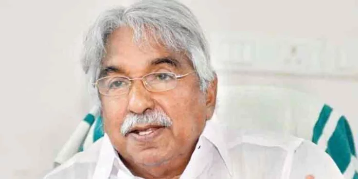 ഉമ്മൻചാണ്ടിക്കെതിരെ ഇനി നിയമനടിപടിക്കില്ലെന്ന് സോളാർ കേസിലെ പരാതിക്കാരി ഉമ്മൻചാണ്ടിക്കെതിരെ ഇനി നിയമനടിപടിക്കില്ലെന്ന് സോളാർ കേസിലെ പരാതിക്കാരി