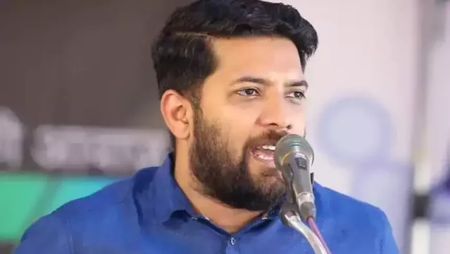 മുഖ്യമന്ത്രിമാരെ തട്ടി നടക്കാൻ സാധിക്കുന്നില്ല ; ശശി തരൂരിനെതിരെ ആഞ്ഞടിച്ച് ഷാഫി പറമ്പിൽ മുഖ്യമന്ത്രിമാരെ തട്ടി നടക്കാൻ സാധിക്കുന്നില്ല ; ശശി തരൂരിനെതിരെ ആഞ്ഞടിച്ച് ഷാഫി പറമ്പിൽ