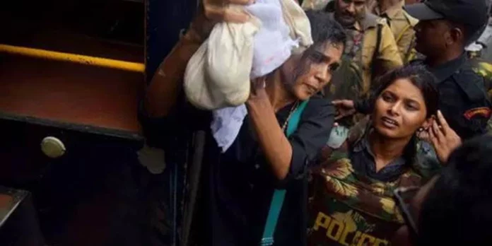 ശബരിമല ക്ഷേത്ര ദർശന ശ്രമം ; രഹന ഫാത്തിമയുടെ ഹർജി ഇന്ന് പരിഗണിക്കും ശബരിമല ക്ഷേത്ര ദർശന ശ്രമം ; രഹന ഫാത്തിമയുടെ ഹർജി ഇന്ന് പരിഗണിക്കും