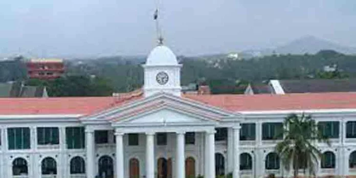 സർക്കാർ ജീവനക്കാരുടെ ലീവ് സറണ്ടർ പുനസ്ഥാപിച്ചു സർക്കാർ ജീവനക്കാരുടെ ലീവ് സറണ്ടർ പുനസ്ഥാപിച്ചു
