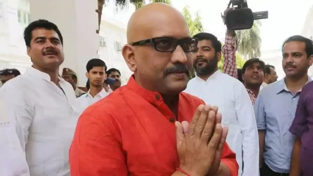 സ്മൃതി ഇറാനിക്കെതിരായ ലൈംഗിക പരാമർശം ; അജയ് റായിക്കെതിരെ കേസ് സ്മൃതി ഇറാനിക്കെതിരായ ലൈംഗിക പരാമർശം ; അജയ് റായിക്കെതിരെ കേസ്