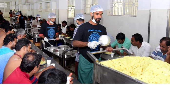 സ്വാമിമാര്ക്ക് ആശ്വാസം പകര്ന്ന് അന്നദാനമണ്ഡപം ; 4.25 ലക്ഷത്തോളം അന്നദാനം നടത്തി സ്വാമിമാര്ക്ക് ആശ്വാസം പകര്ന്ന് അന്നദാനമണ്ഡപം ; 4.25 ലക്ഷത്തോളം അന്നദാനം നടത്തി