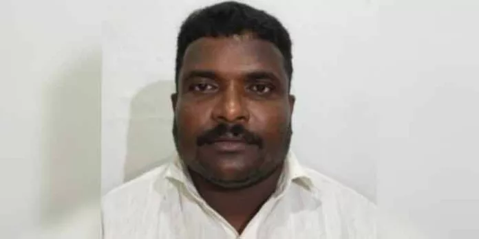 തട്ടുകട ഉടമയായ യുവതിയെ ആക്രമിച്ചു ; പ്രതിയെ പോലീസ് അറസ്റ്റ് ചെയ്തു തട്ടുകട ഉടമയായ യുവതിയെ ആക്രമിച്ചു ; പ്രതിയെ പോലീസ് അറസ്റ്റ് ചെയ്തു