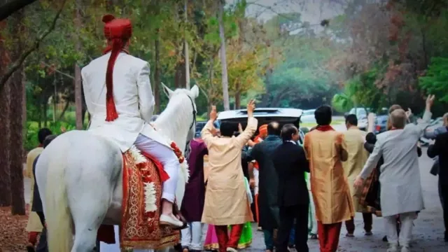 അവിവാഹിതർക്ക് സര്ക്കാര് പെണ്കുട്ടികളെ കണ്ടെത്തി നല്കണം ; മഹാരാഷ്ട്രയില് മാര്ച്ച് അവിവാഹിതർക്ക് സര്ക്കാര് പെണ്കുട്ടികളെ കണ്ടെത്തി നല്കണം ; മഹാരാഷ്ട്രയില് മാര്ച്ച്