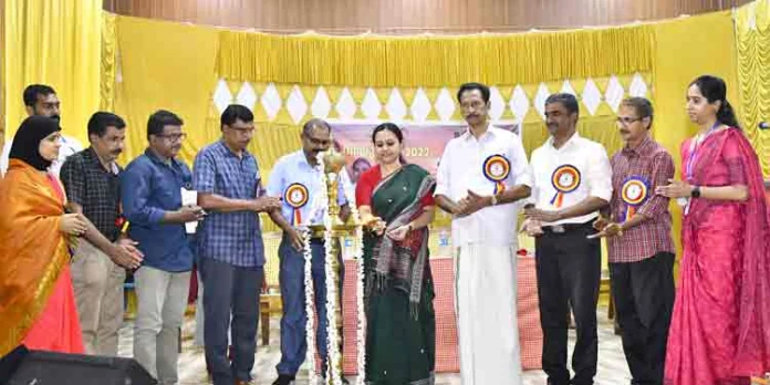 തൊഴില്മേളകള്ക്കൊപ്പം സ്വയം തൊഴില് സംരംഭങ്ങള്ക്കും സര്ക്കാര് പിന്തുണ നല്കുന്നു : മന്ത്രി വീണാ ജോര്ജ് തൊഴില്മേളകള്ക്കൊപ്പം സ്വയം തൊഴില് സംരംഭങ്ങള്ക്കും സര്ക്കാര് പിന്തുണ നല്കുന്നു : മന്ത്രി വീണാ ജോര്ജ്