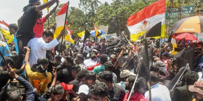 വിഴിഞ്ഞം സമരം; സർക്കാർ നൽകിയ ഉറപ്പുകൾ പാലിക്കുന്നില്ലെന്ന് ലത്തീൻ അതിരൂപത വിഴിഞ്ഞം സമരം; സർക്കാർ നൽകിയ ഉറപ്പുകൾ പാലിക്കുന്നില്ലെന്ന് ലത്തീൻ അതിരൂപത