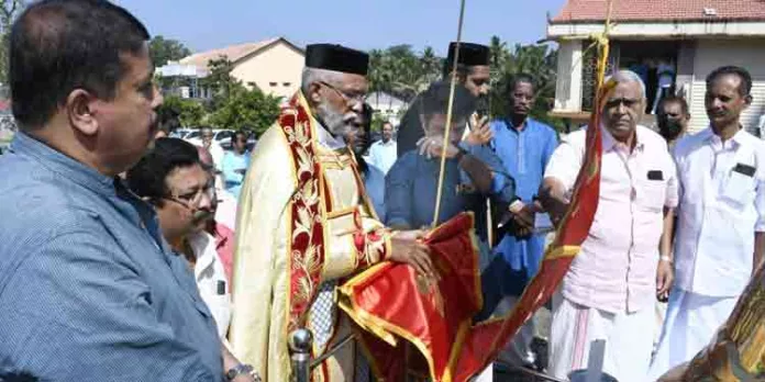 മാക്കാംകുന്ന് സെന്റ് സ്റ്റീഫൻസ് ഓർത്തഡോക്സ് കത്തീഡ്രലില് പെരുന്നാളിന് കൊടിയേറി മാക്കാംകുന്ന് സെന്റ് സ്റ്റീഫൻസ് ഓർത്തഡോക്സ് കത്തീഡ്രലില് പെരുന്നാളിന് കൊടിയേറി