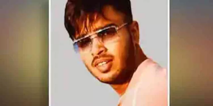 ബസ് കൊക്കയിലേക്ക് മറിഞ്ഞ് വിദ്യാര്ഥി മരിച്ചു ബസ് കൊക്കയിലേക്ക് മറിഞ്ഞ് വിദ്യാര്ഥി മരിച്ചു