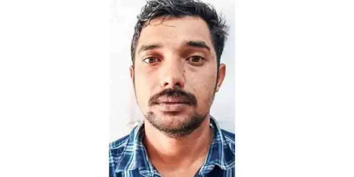 പോലീസിനെ കൈയേറ്റം ചെയ്ത കേസിൽ പെരുമ്പായിക്കാട് സ്വദേശി അറസ്റ്റിൽ പോലീസിനെ കൈയേറ്റം ചെയ്ത കേസിൽ പെരുമ്പായിക്കാട് സ്വദേശി അറസ്റ്റിൽ
