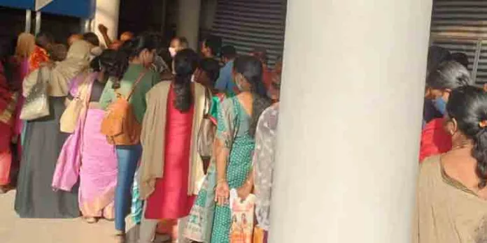 പാലാ ജനറൽ ആശുപത്രിയിൽ ഒ പി ചീട്ട് കിട്ടിയാൽ കിട്ടി, അല്ലെങ്കിൽ പെട്ടു പാലാ ജനറൽ ആശുപത്രിയിൽ ഒ പി ചീട്ട് കിട്ടിയാൽ കിട്ടി, അല്ലെങ്കിൽ പെട്ടു