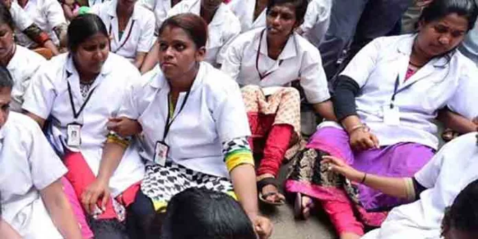 സ്വകാര്യ മേഖലയിലെ നഴ്സുമാർ പണിമുടക്കിലേയ്ക്ക് സ്വകാര്യ മേഖലയിലെ നഴ്സുമാർ പണിമുടക്കിലേയ്ക്ക്