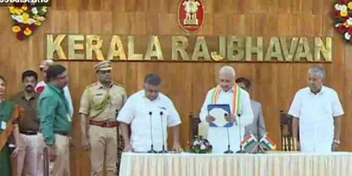 സജി ചെറിയാന് രണ്ടാമതും മന്ത്രിയായി സത്യപ്രതിജ്ഞ ചെയ്തു സജി ചെറിയാന് രണ്ടാമതും മന്ത്രിയായി സത്യപ്രതിജ്ഞ ചെയ്തു