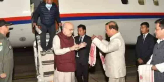 ആഭ്യന്തരമന്ത്രി അമിത് ഷായുടെ വിമാനം അടിയന്തരമായി ഇറക്കി ആഭ്യന്തരമന്ത്രി അമിത് ഷായുടെ വിമാനം അടിയന്തരമായി ഇറക്കി
