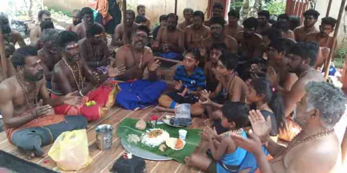 ഇടവേളയ്ക്കുശേഷം അങ്ങാടി ശാസ്താംകോവിൽ ക്ഷേത്രം ശരണ മന്ത്രങ്ങളാൽ മുഖരിതമായി ഇടവേളയ്ക്കുശേഷം അങ്ങാടി ശാസ്താംകോവിൽ ക്ഷേത്രം ശരണ മന്ത്രങ്ങളാൽ മുഖരിതമായി
