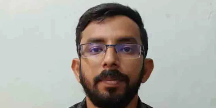 വീട്ടമ്മക്കെതിരെ വ്യാജ ശബ്ദരേഖ ഉണ്ടാക്കി പ്രചരിപ്പിച്ച മുന് മദ്രസ അധ്യാപകൻ അറസ്റ്റിൽ വീട്ടമ്മക്കെതിരെ വ്യാജ ശബ്ദരേഖ ഉണ്ടാക്കി പ്രചരിപ്പിച്ച മുന് മദ്രസ അധ്യാപകൻ അറസ്റ്റിൽ
