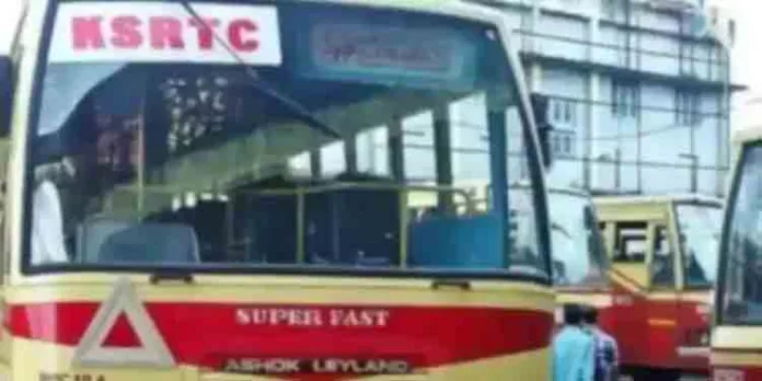 ശമ്പളമില്ല , കെഎസ്ആർടിസി ജീവനക്കാരുടെ പ്രതിഷേധം തുടരുന്നു ശമ്പളമില്ല , കെഎസ്ആർടിസി ജീവനക്കാരുടെ പ്രതിഷേധം തുടരുന്നു
