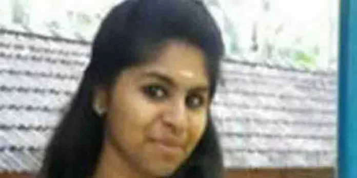 കാസർഗോഡ് കുഴിമന്തി കഴിച്ച പെൺകുട്ടി മരിച്ചു കാസർഗോഡ് കുഴിമന്തി കഴിച്ച പെൺകുട്ടി മരിച്ചു