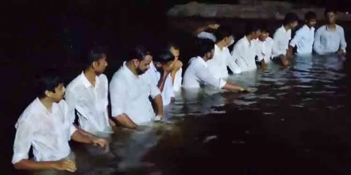 ദനഹാത്തിരുന്നാളിനോടനുബന്ധിച്ച് പാലാ വലിയ പള്ളിയിൽ രാക്കുളി തിരുനാൾ ആചരിച്ചു ദനഹാത്തിരുന്നാളിനോടനുബന്ധിച്ച് പാലാ വലിയ പള്ളിയിൽ രാക്കുളി തിരുനാൾ ആചരിച്ചു