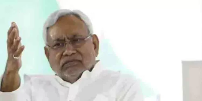 സ്ത്രീകള് വിദ്യാഭ്യാസമില്ലാത്തവരും പുരുഷന്മാര് അശ്രദ്ധരും ആകുമ്പോള് ; നിതീഷ് കുമാറിന്റെ പരാമര്ശം വിവാദത്തില് സ്ത്രീകള് വിദ്യാഭ്യാസമില്ലാത്തവരും പുരുഷന്മാര് അശ്രദ്ധരും ആകുമ്പോള് ; നിതീഷ് കുമാറിന്റെ പരാമര്ശം വിവാദത്തില്