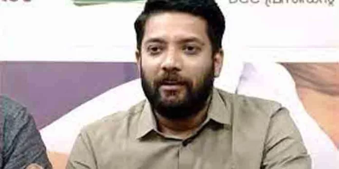 യൂത്ത് കോൺഗ്രസ് യോഗത്തിൽ ഷാഫി പറമ്പിലിനെതിരെ രൂക്ഷവിമർശനം യൂത്ത് കോൺഗ്രസ് യോഗത്തിൽ ഷാഫി പറമ്പിലിനെതിരെ രൂക്ഷവിമർശനം