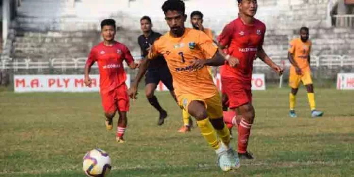 സന്തോഷ് ട്രോഫി : മിസോറാമിനെയും വീഴ്ത്തി, ഗ്രൂപ്പില് ഒന്നാമതായി കേരളം സന്തോഷ് ട്രോഫി : മിസോറാമിനെയും വീഴ്ത്തി, ഗ്രൂപ്പില് ഒന്നാമതായി കേരളം