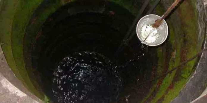 കിണറ്റില് വീണ ഗര്ഭിണിയെ രക്ഷിക്കാനിറങ്ങിയ ഭര്ത്താവും അയല്വാസിയും കുടുങ്ങി കിണറ്റില് വീണ ഗര്ഭിണിയെ രക്ഷിക്കാനിറങ്ങിയ ഭര്ത്താവും അയല്വാസിയും കുടുങ്ങി