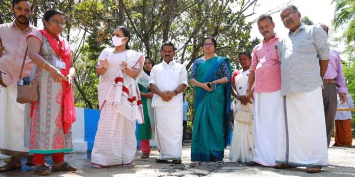 പുതമണ് പാലത്തിലെ വിള്ളല് : വിദഗ്ധസംഘം വെള്ളിയാഴ്ച പരിശോധന നടത്തുമെന്ന് മന്ത്രി വീണാ ജോര്ജ് പുതമണ് പാലത്തിലെ വിള്ളല് : വിദഗ്ധസംഘം വെള്ളിയാഴ്ച പരിശോധന നടത്തുമെന്ന് മന്ത്രി വീണാ ജോര്ജ്