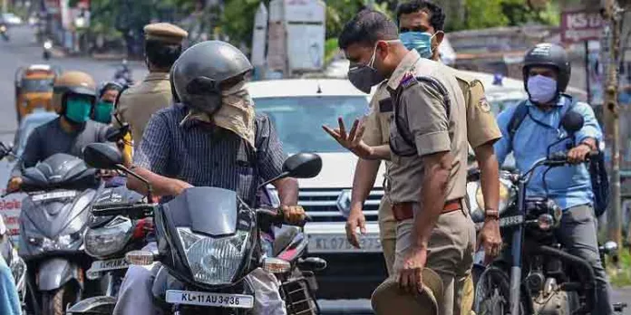 മൂന്ന് മാസമായി ഒരു ഹെൽമറ്റ് പെറ്റിക്കേസ് പോലും ഇല്ലാത്ത പോലീസ് സ്റ്റേഷന് ഏതാണെന്ന് അറിയാമോ ? മൂന്ന് മാസമായി ഒരു ഹെൽമറ്റ് പെറ്റിക്കേസ് പോലും ഇല്ലാത്ത പോലീസ് സ്റ്റേഷന് ഏതാണെന്ന് അറിയാമോ ?