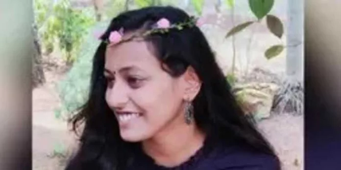 ദുരൂഹ സാഹചര്യത്തിൽ മരിച്ച ദേശീയ ബാസ്കറ്റ് ബോൾ താരം ലിതാരയുടെ വീട്ടിൽ ജപ്തി നോട്ടീസ് പതിച്ചു ദുരൂഹ സാഹചര്യത്തിൽ മരിച്ച ദേശീയ ബാസ്കറ്റ് ബോൾ താരം ലിതാരയുടെ വീട്ടിൽ ജപ്തി നോട്ടീസ് പതിച്ചു