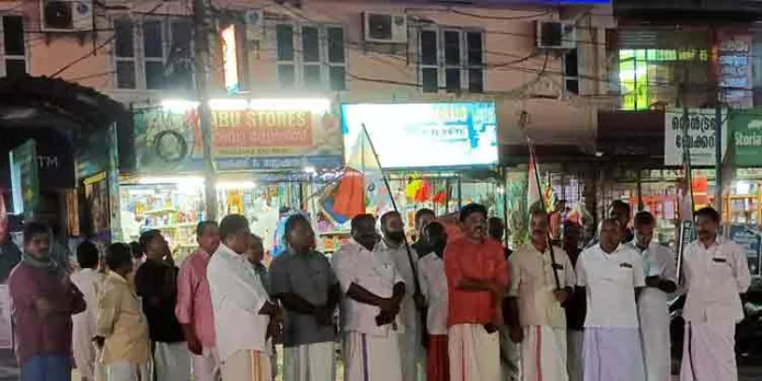 സജി ചെറിയാനെ മന്ത്രിയാക്കിയതിൽ പ്രതിഷേധിച്ച് കൊടുമണ്ണിൽ യുഡിഎഫ് പ്രതിഷേധ പ്രകടനവും ധർണ്ണയും നടത്തി സജി ചെറിയാനെ മന്ത്രിയാക്കിയതിൽ പ്രതിഷേധിച്ച് കൊടുമണ്ണിൽ യുഡിഎഫ് പ്രതിഷേധ പ്രകടനവും ധർണ്ണയും നടത്തി