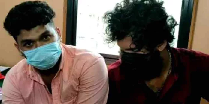 ഇരുതല മൂരിയുമായെത്തിയ യുവാക്കളെ അമരവിള എക്സൈസ് പിടികൂടി ഇരുതല മൂരിയുമായെത്തിയ യുവാക്കളെ അമരവിള എക്സൈസ് പിടികൂടി