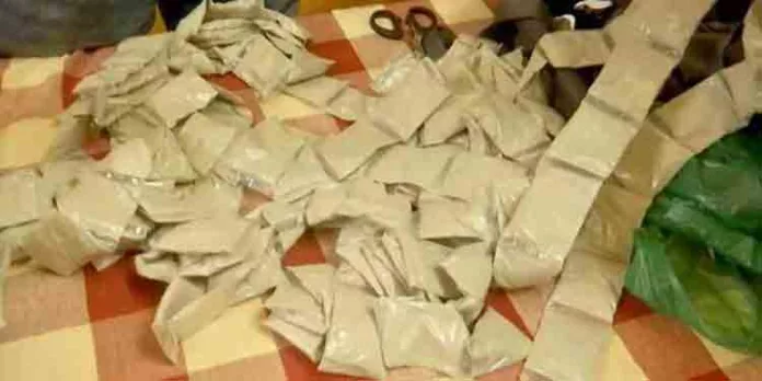 ട്രെയിനില് ഒന്നേമുക്കാല് കോടി രൂപയുടെ ചരസ് ഉപേക്ഷിച്ച നിലയില് കണ്ടെത്തി ട്രെയിനില് ഒന്നേമുക്കാല് കോടി രൂപയുടെ ചരസ് ഉപേക്ഷിച്ച നിലയില് കണ്ടെത്തി