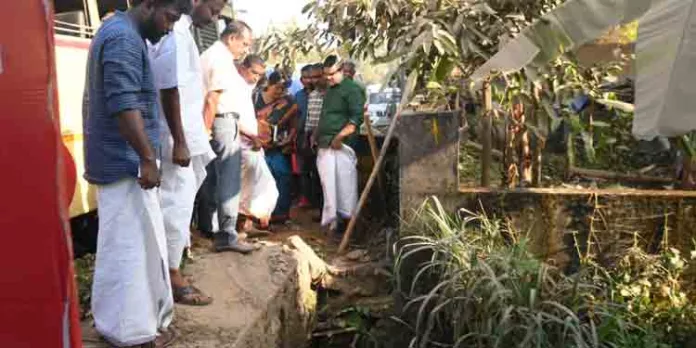 പുനലൂർ മൂവാറ്റുപുഴ റോഡ് പ്രവർത്തി അഡ്വ.കെ.യു ജനീഷ് കുമാർ എംഎൽഎ വിലയിരുത്തി പുനലൂർ മൂവാറ്റുപുഴ റോഡ് പ്രവർത്തി അഡ്വ.കെ.യു ജനീഷ് കുമാർ എംഎൽഎ വിലയിരുത്തി