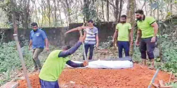 ബന്ധുക്കളെത്തിയില്ല ; രാജുവിന്റെ മൃതദേഹം സംസ്കരിച്ചത് സന്നദ്ധ പ്രവര്ത്തകര് ബന്ധുക്കളെത്തിയില്ല ; രാജുവിന്റെ മൃതദേഹം സംസ്കരിച്ചത് സന്നദ്ധ പ്രവര്ത്തകര്