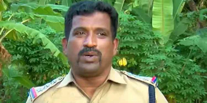 പിരിച്ചുവിടല് നടപടി നേരിടുന്ന ഇന്സ്പെക്ടര് പി.ആര്.സുനു ഹാജരായില്ല ; പുറത്താക്കാനുള്ള നടപടിയുമായി ഡിജിപി പിരിച്ചുവിടല് നടപടി നേരിടുന്ന ഇന്സ്പെക്ടര് പി.ആര്.സുനു ഹാജരായില്ല ; പുറത്താക്കാനുള്ള നടപടിയുമായി ഡിജിപി