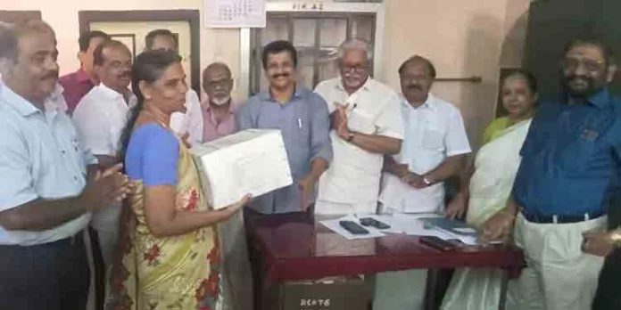 റെഡ് ക്രോസ്സ് സൊസൈറ്റി സമൂഹത്തിനുനൽകിയ സഹായങ്ങളും സേവനങ്ങളും അവിസ്മരണീയo : മോഹനകുമാരൻ പിള്ള റെഡ് ക്രോസ്സ് സൊസൈറ്റി സമൂഹത്തിനുനൽകിയ സഹായങ്ങളും സേവനങ്ങളും അവിസ്മരണീയo : മോഹനകുമാരൻ പിള്ള