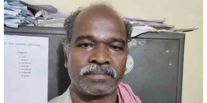വാറ്റ് ചാരായവുമായി ഒരാൾ പിടിയിൽ വാറ്റ് ചാരായവുമായി ഒരാൾ പിടിയിൽ