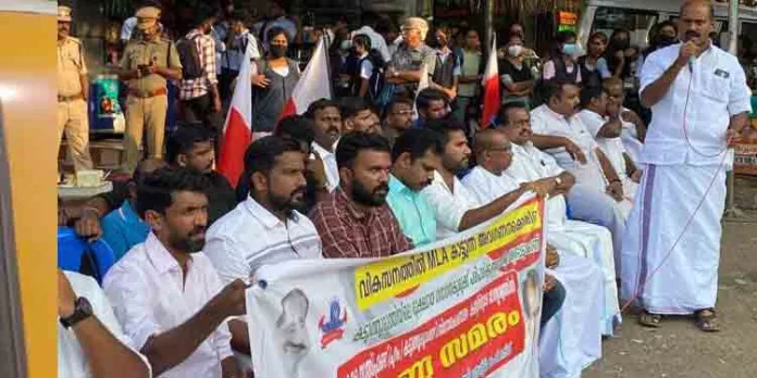 കടുത്തുരുത്തിയുടെ വികസനം മുരടിപ്പിക്കുന്ന നിലപാട് ; എംഎല്എയ്ക്കെതിരെ യൂത്ത് ഫ്രണ്ട് (എം) ധര്ണ നടത്തി കടുത്തുരുത്തിയുടെ വികസനം മുരടിപ്പിക്കുന്ന നിലപാട് ; എംഎല്എയ്ക്കെതിരെ യൂത്ത് ഫ്രണ്ട് (എം) ധര്ണ നടത്തി