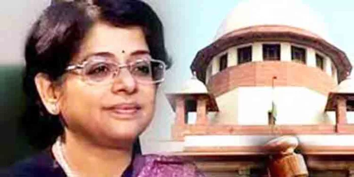 ശബരിമല യുവതി പ്രവേശനത്തെ എതിർത്ത ജസ്റ്റിസ് ഇന്ദു മൽഹോത്ര ശബരിമല ദർശനം നടത്തി ശബരിമല യുവതി പ്രവേശനത്തെ എതിർത്ത ജസ്റ്റിസ് ഇന്ദു മൽഹോത്ര ശബരിമല ദർശനം നടത്തി