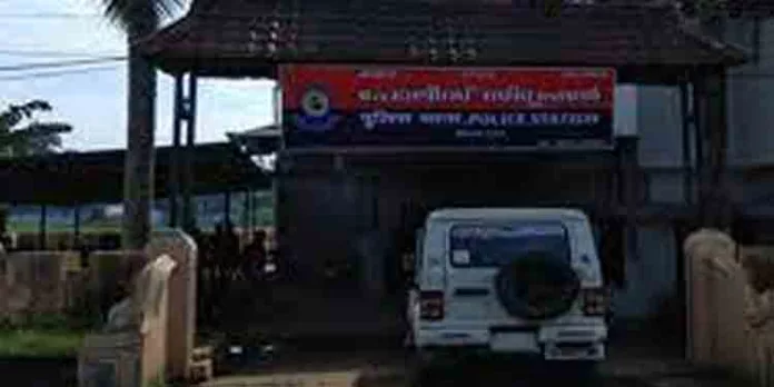 മാനസികമായി പീഡിപ്പിച്ചു, ചോദ്യം ചെയ്തപ്പോള് അപമാനിച്ച് ഇറക്കിവിട്ടു ; എസ്ഐക്കെതിരെ വനിത സിപിഒ മാനസികമായി പീഡിപ്പിച്ചു, ചോദ്യം ചെയ്തപ്പോള് അപമാനിച്ച് ഇറക്കിവിട്ടു ; എസ്ഐക്കെതിരെ വനിത സിപിഒ